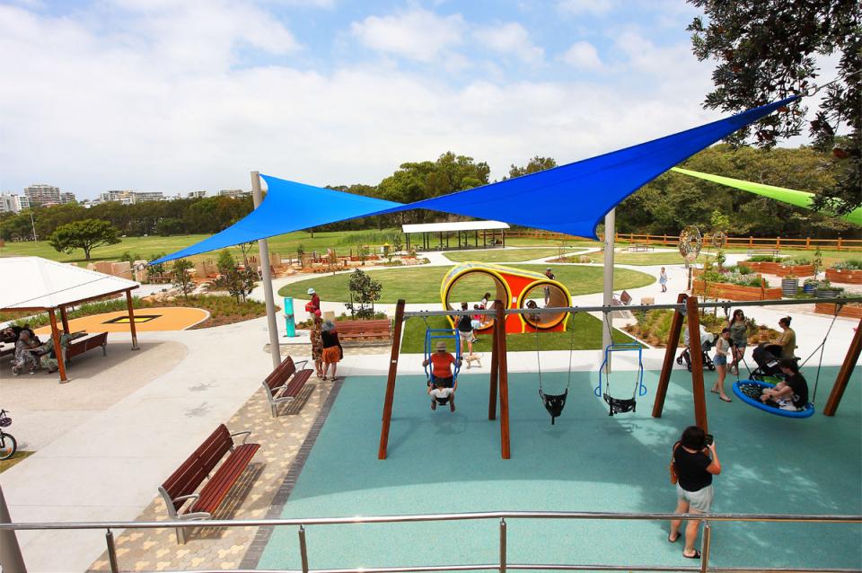 Stuart Park - Swings and Mouse Wheel